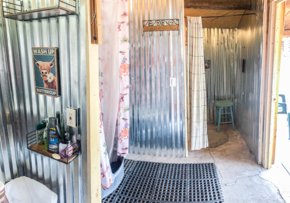 camping-bath-house-03