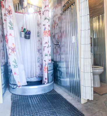 camping-bath-house-07